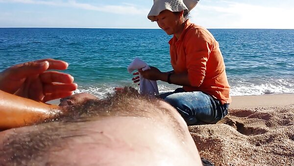 كتكوت آسيوي مغر Asami Tada يأخذ حمام شمس بالبيكيني في الهواء xnxx مترجم عربي محارم الطلق
